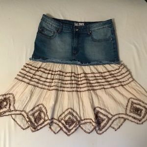 Crest denim skirt with flowing tan bottom
skirt size 9/10